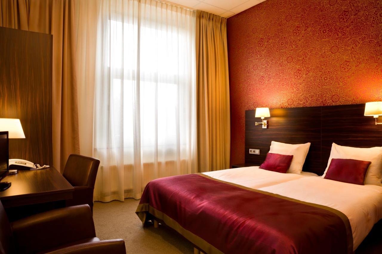 Hotel Kontakt Der Kontinenten Soesterberg Kültér fotó