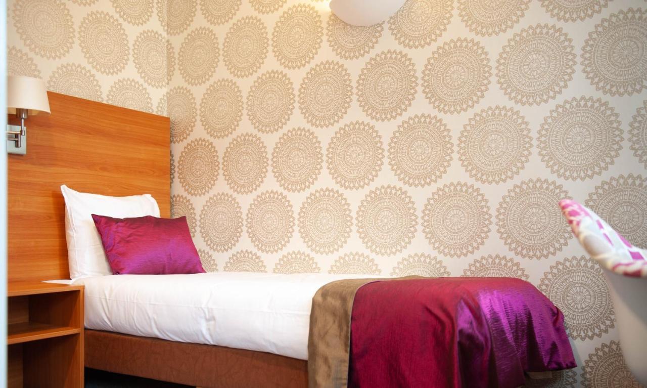Hotel Kontakt Der Kontinenten Soesterberg Kültér fotó